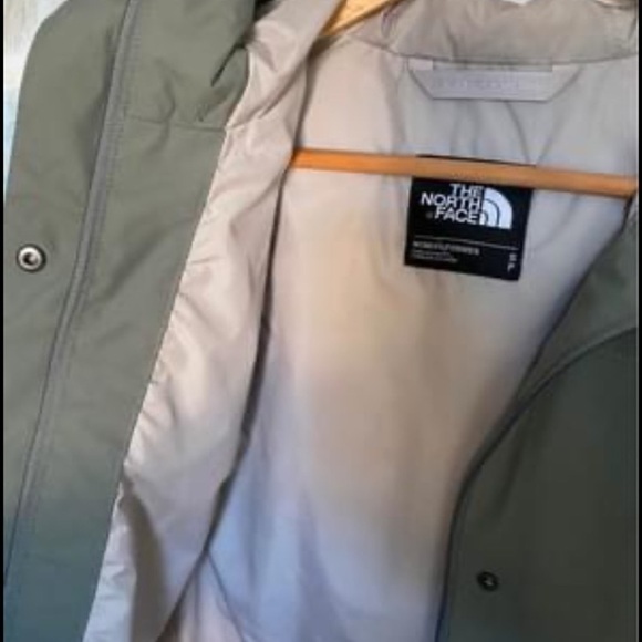 NORTH Face Rain jacket. Light sage. - Picture 4 of 7